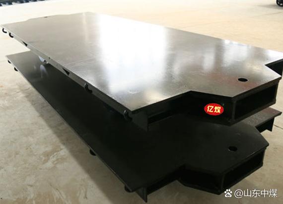 矿用平板车 整体物资与工程材料运输的专业解决方案